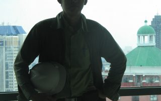 M. Sirod berfoto sejenak di salah satu rumah sakit yang memiliki WTP terintegrasi pertama di Indonesia, 18/3/2010